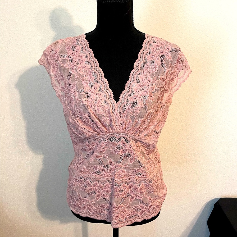 Karen Kane Lifestyle Size Large V-neck Pink Lace Top